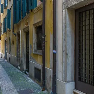 Maison Porta Leoni , Verona Italy
